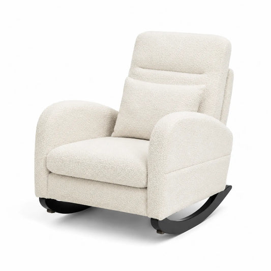 Sillón mecedora de tela bouclé con estructura de madera